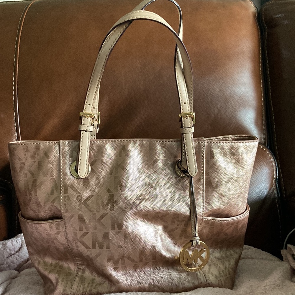 Michael Kors Rose Gold Metallic Tote perfect condition